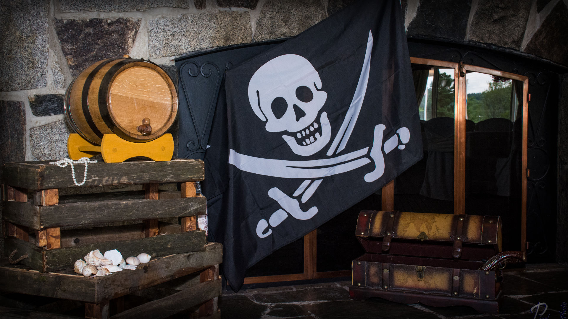 Une époque riche par sa littérature et ses légendes, séduisante par l’exubérance de ses habits et costumes!